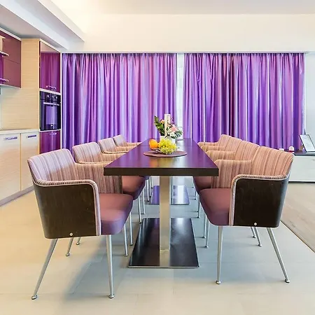 Vogue Studio Apartment *